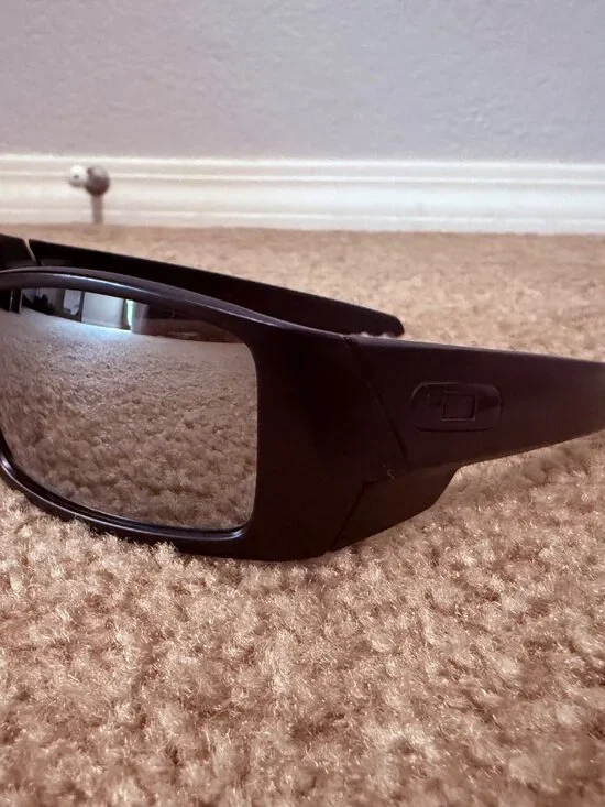 ( OO9014 ) Oakley Gascan Black Matte Frame Chrome Iridium Lens - Picture 2 of 11